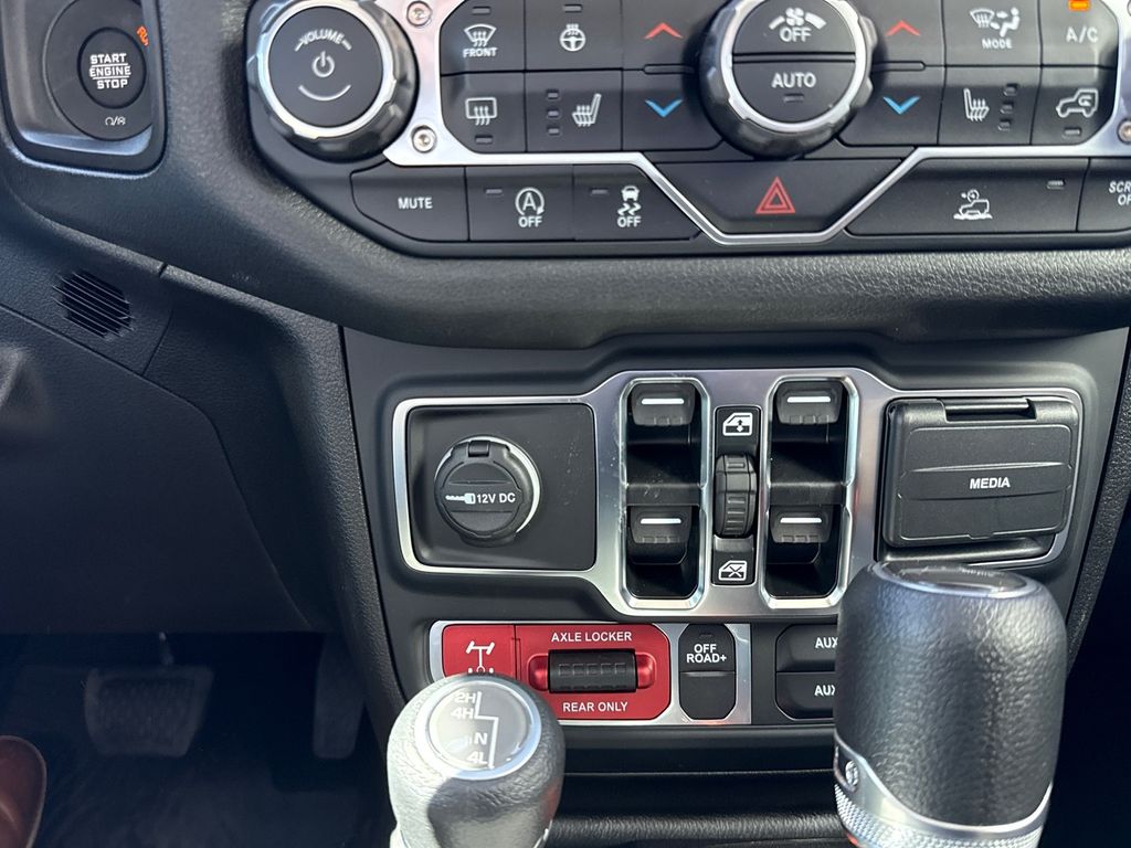 2025 Jeep Gladiator Willys photo 15