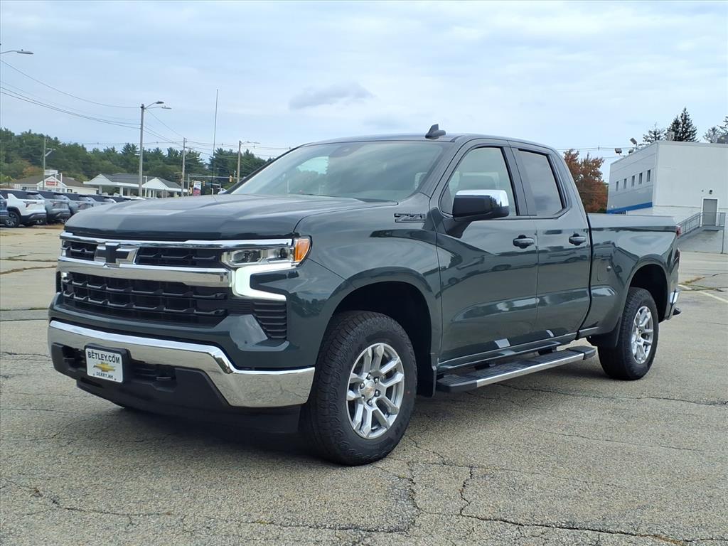 2026 Chevrolet Silverado LT photo 3