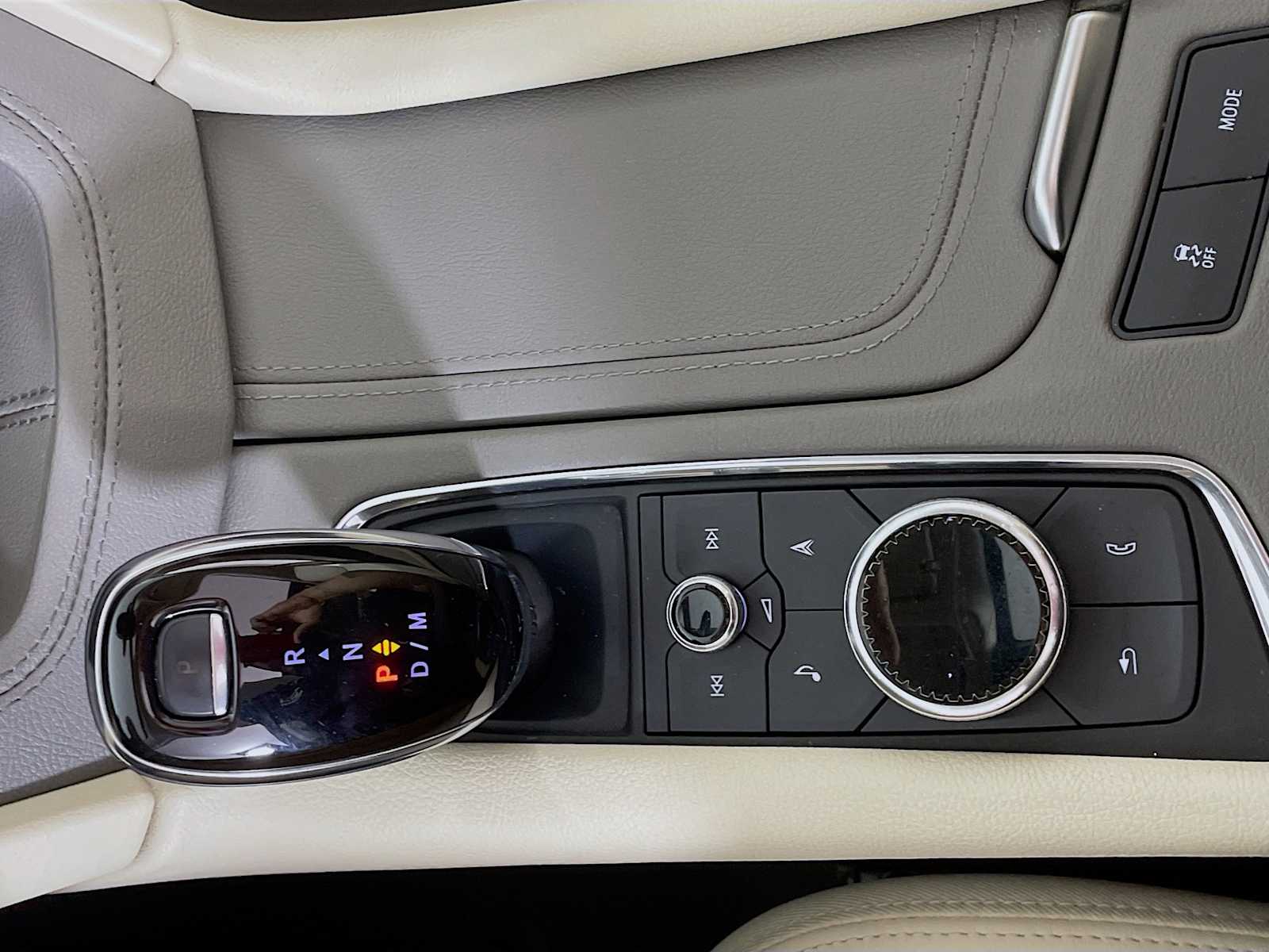2022 Cadillac XT5 Premium Luxury photo 13