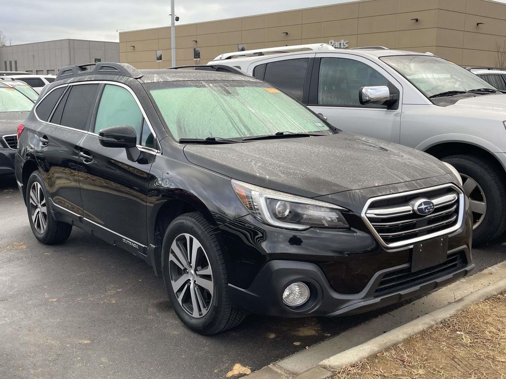 2018 Subaru Outback Limited's photo