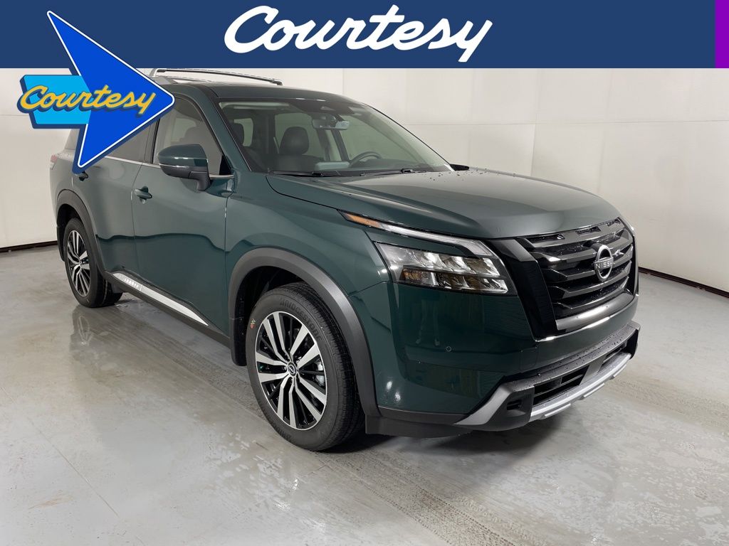 2025 Nissan Pathfinder Platinum's photo