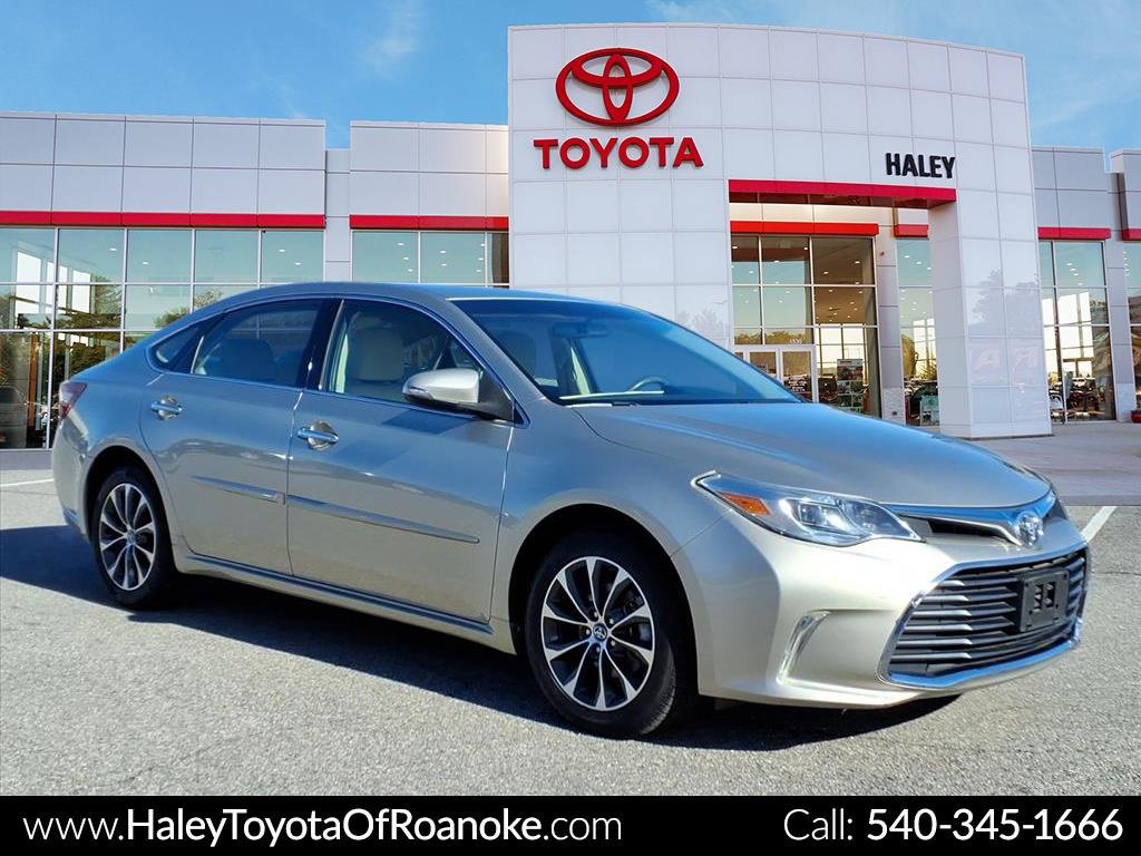 2016 Toyota Avalon XLE's photo
