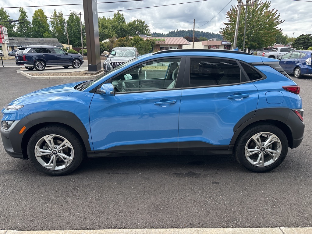 2022 Hyundai Kona SEL photo 2