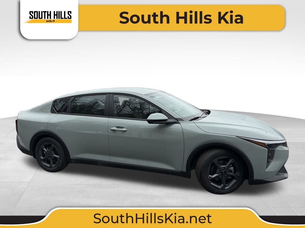 2025 Kia K4 LXS's photo