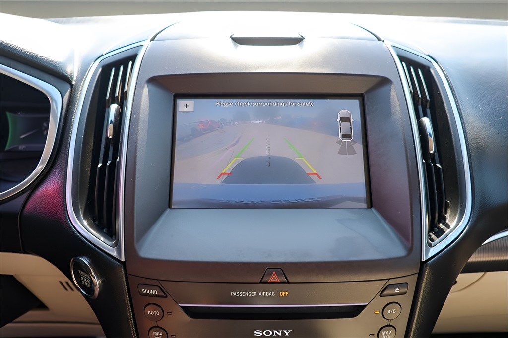 2016 Ford Edge Titanium photo 15