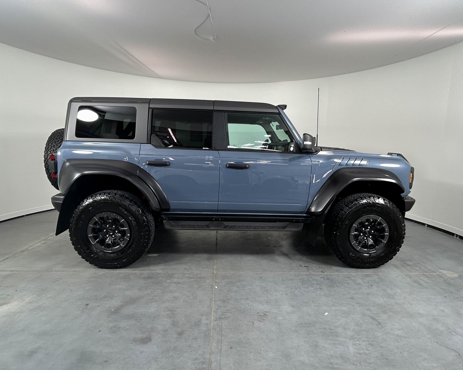 2023 Ford Bronco Raptor photo 3