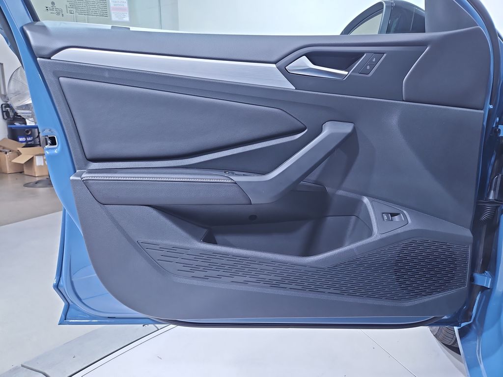 2025 Volkswagen Jetta 1.5T Sport photo 10