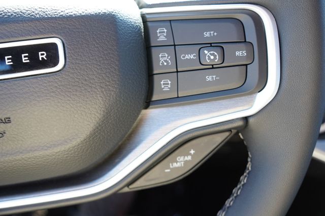 2025 Jeep Wagoneer Base photo 35