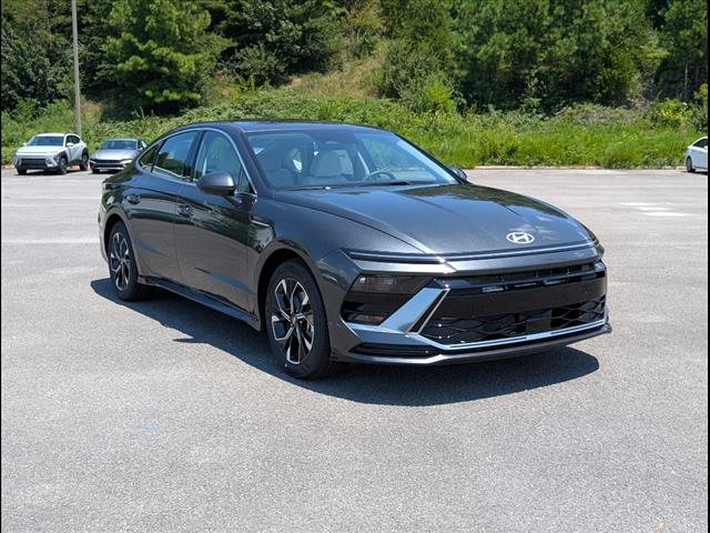 2025 Hyundai Sonata SEL photo 2