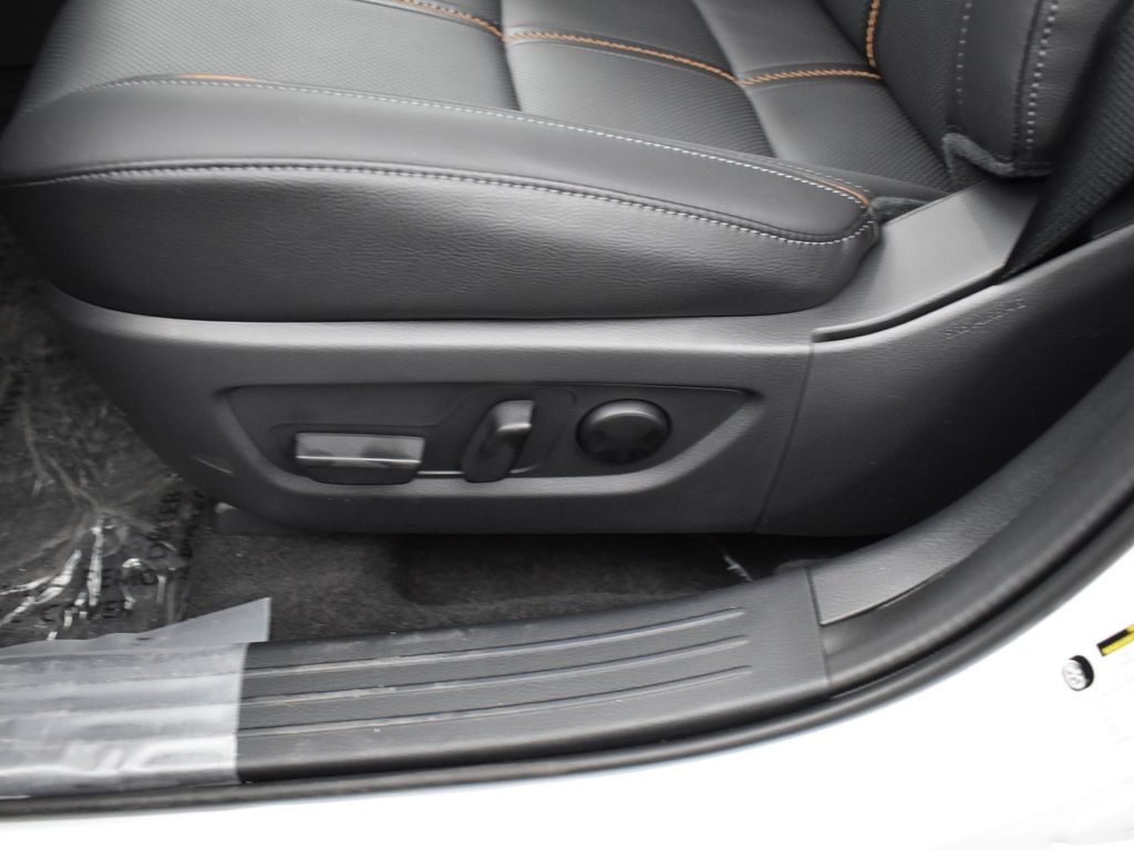 2025 Mazda CX-50 Premium photo 8