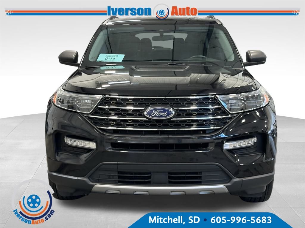 2023 Ford Explorer XLT photo 2