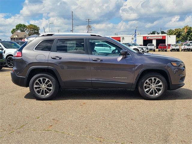 2020 Jeep Cherokee Latitude photo 2