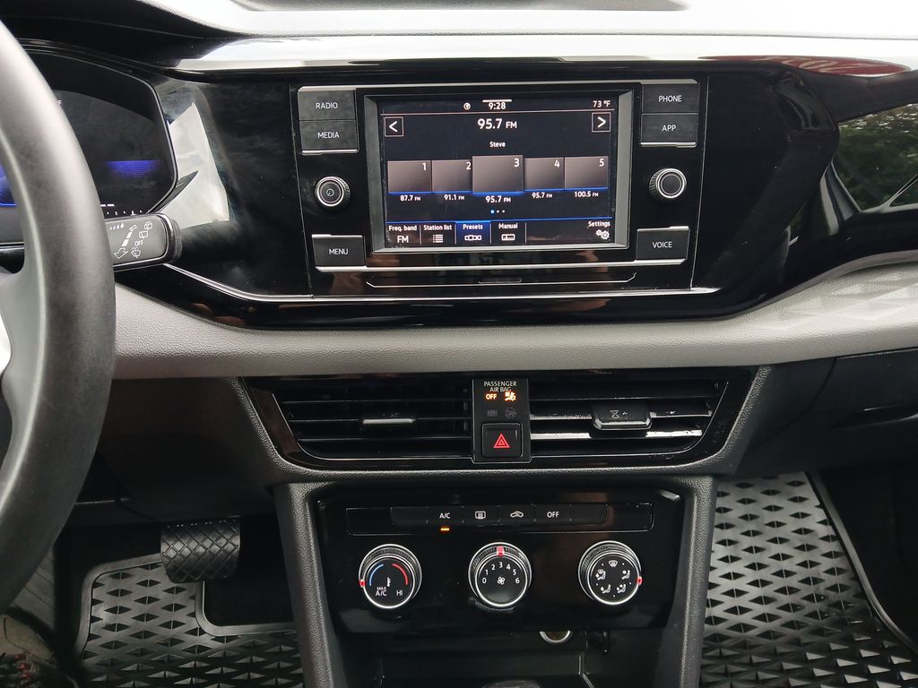 2024 Volkswagen Taos S photo 16