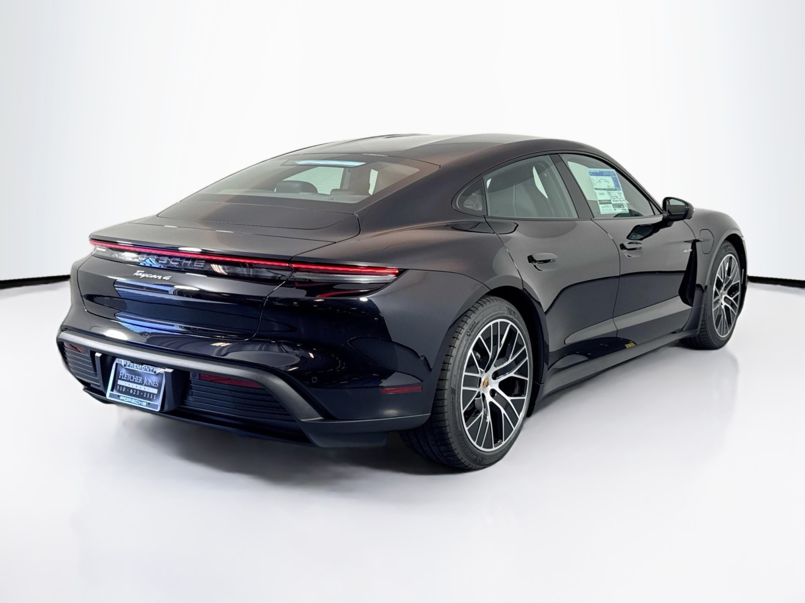 2025 Porsche Taycan 4 photo 9