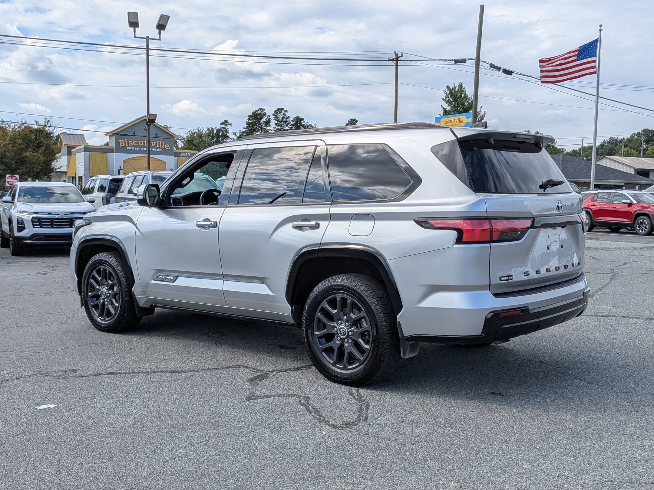 2023 Toyota Sequoia Platinum photo 3