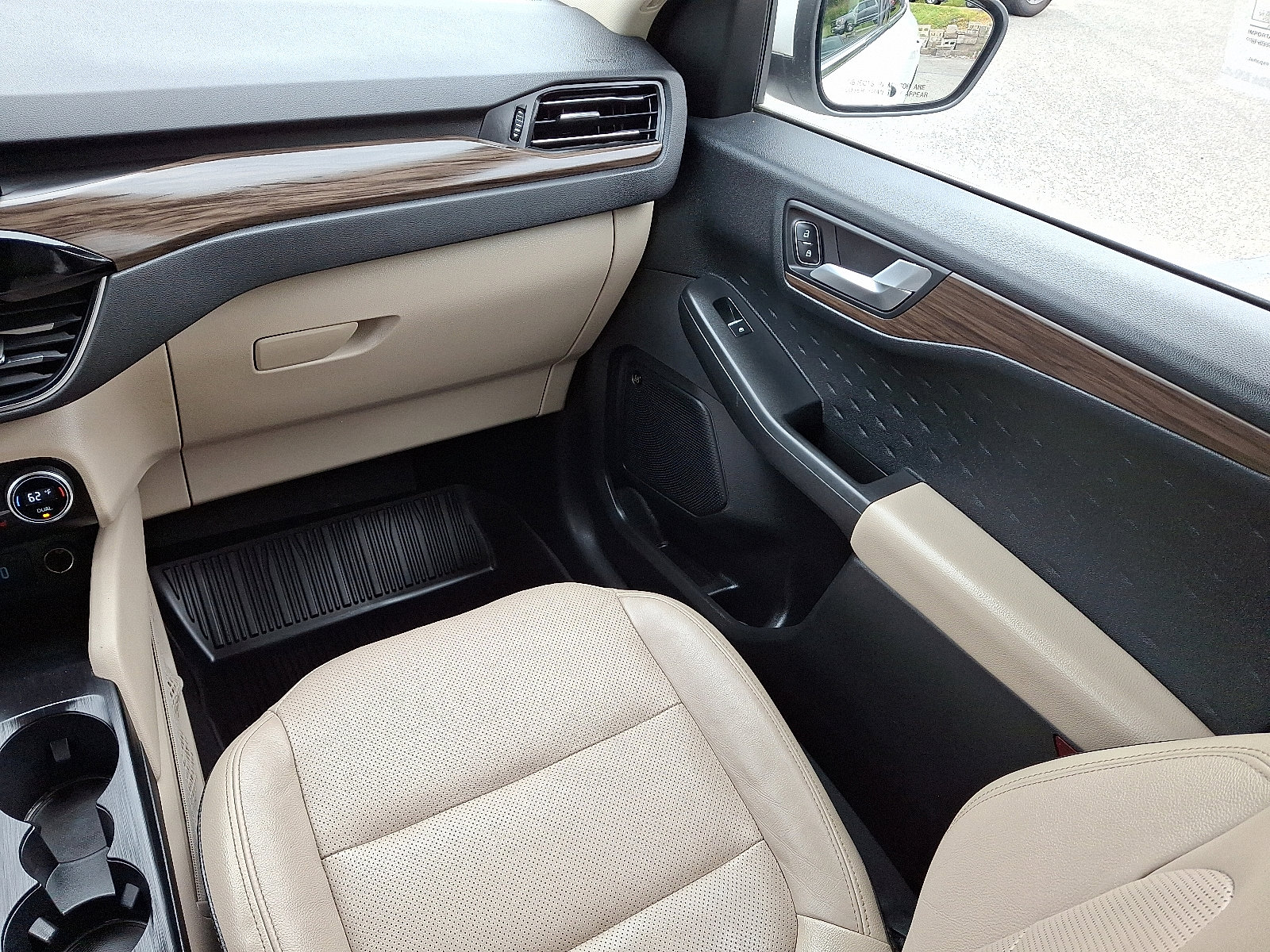 2020 Ford Escape Titanium photo 11