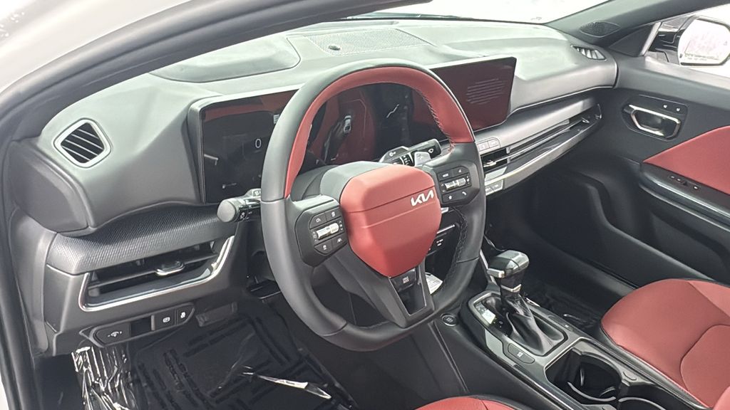 2025 Kia K4 GT-Line photo 30
