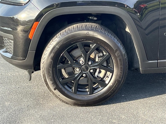 2024 Jeep Grand Cherokee Altitude photo 8