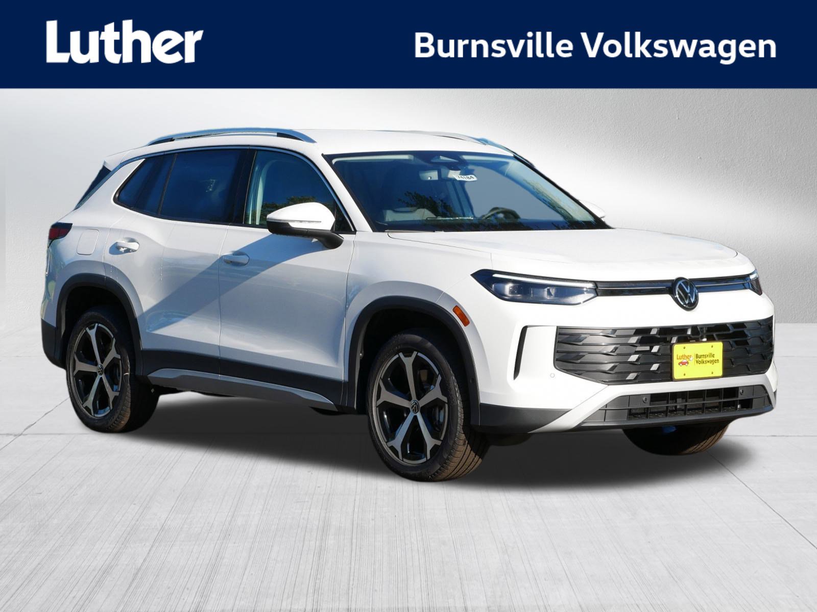 2025 Volkswagen Tiguan SE's photo