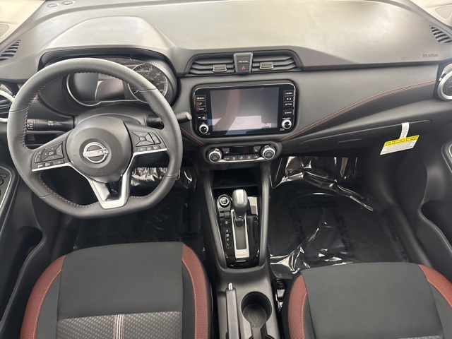 2025 Nissan Versa 1.6 SR photo 24