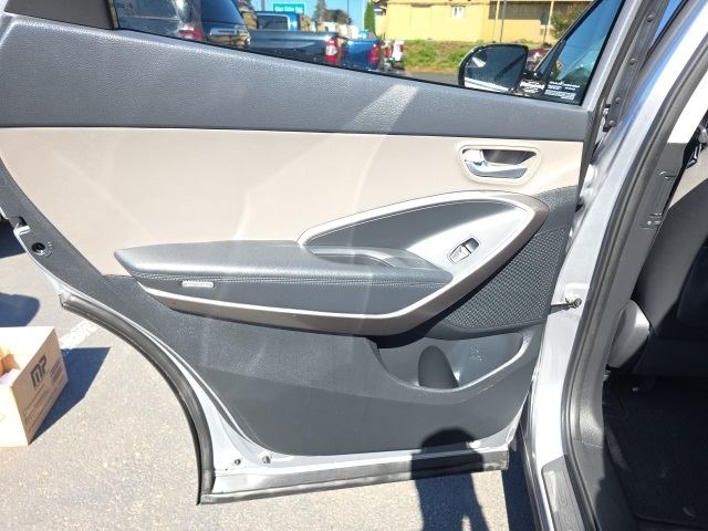 2017 Hyundai Santa Fe SE photo 27