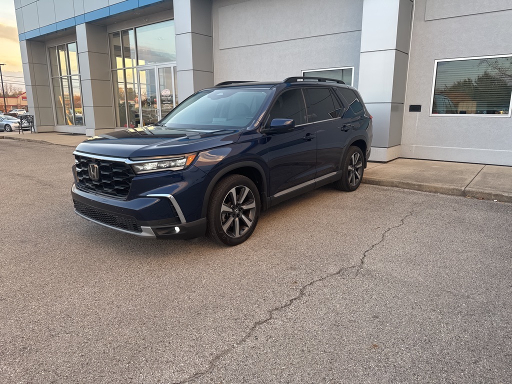 2023 Honda Pilot Elite photo 2