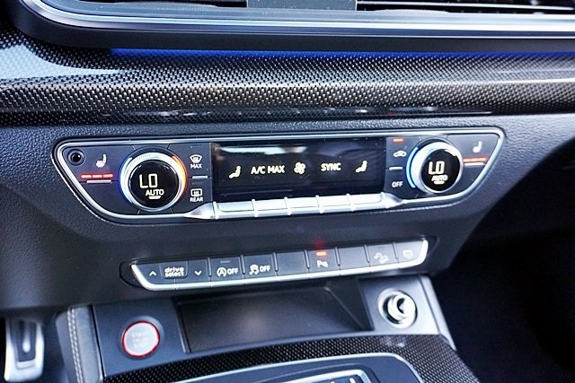 Used 2018  Audi 3.0T Prestige image 30