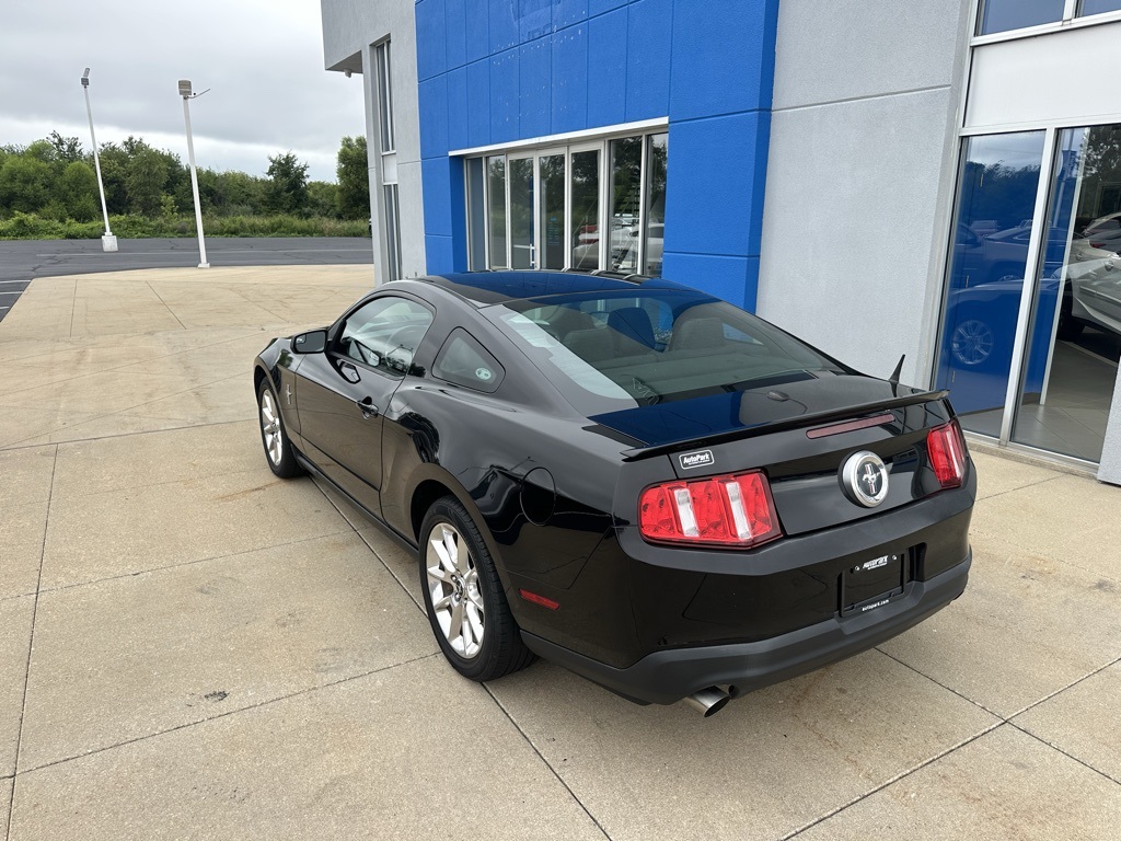 2011 Ford Mustang V6 Premium photo 6