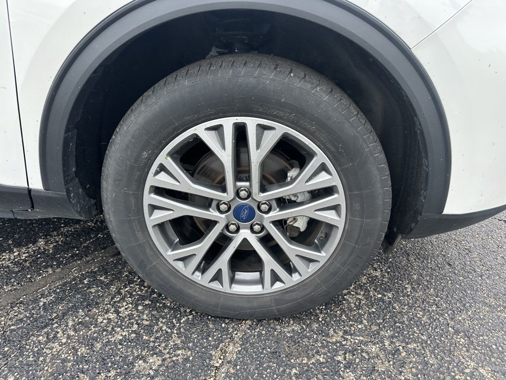 2022 Ford Escape SEL photo 32