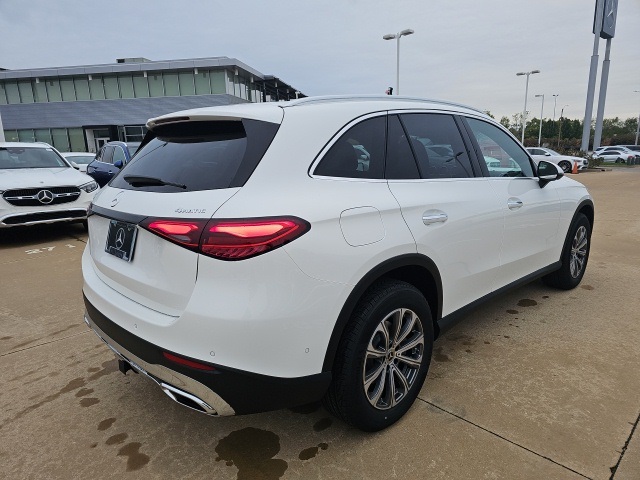 2026 Mercedes Benz GLC 300 4MATIC photo 3