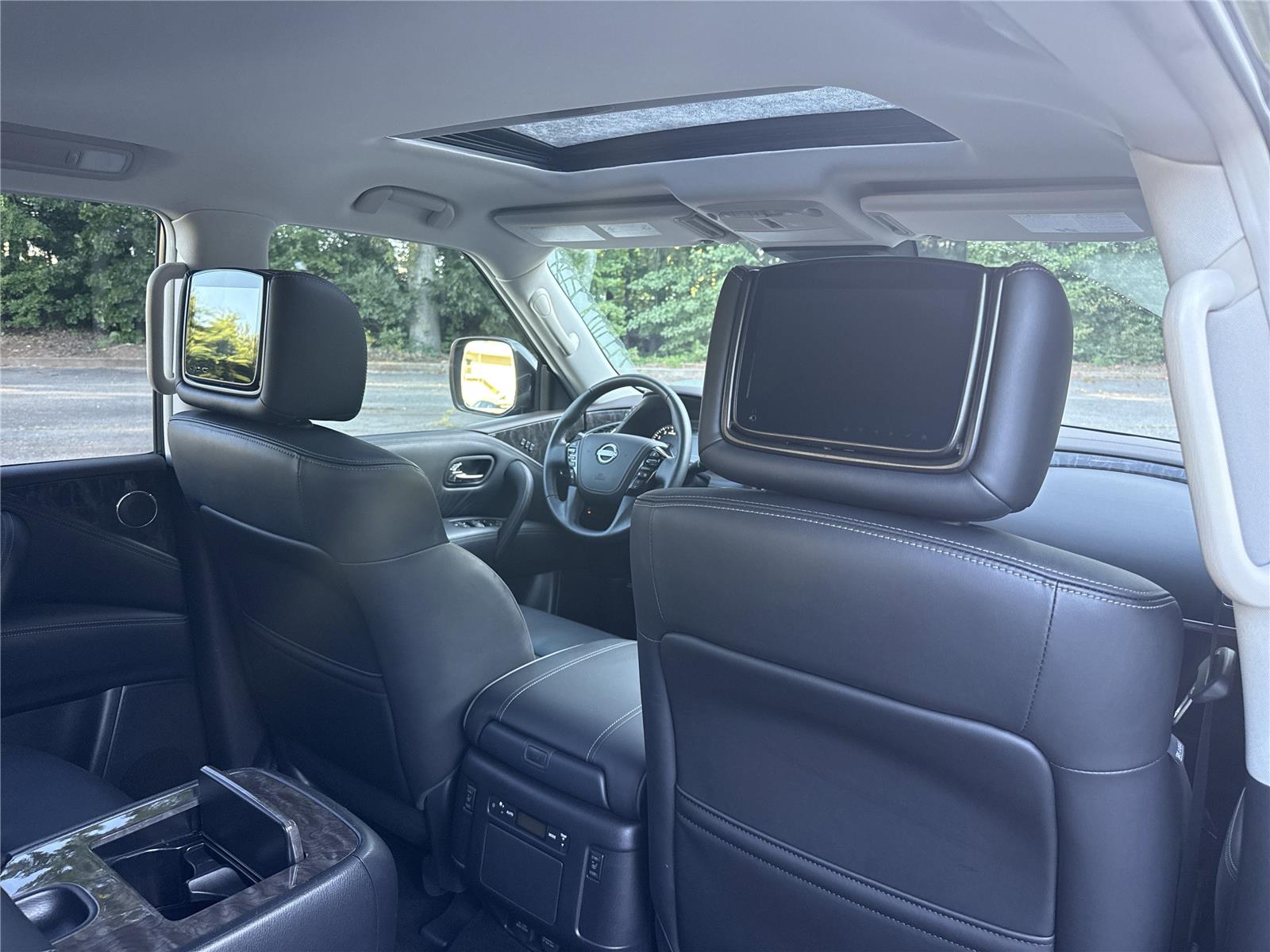 2022 Nissan Armada Platinum photo 26