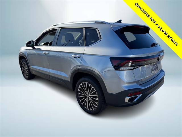 2025 Volkswagen Taos SE photo 4