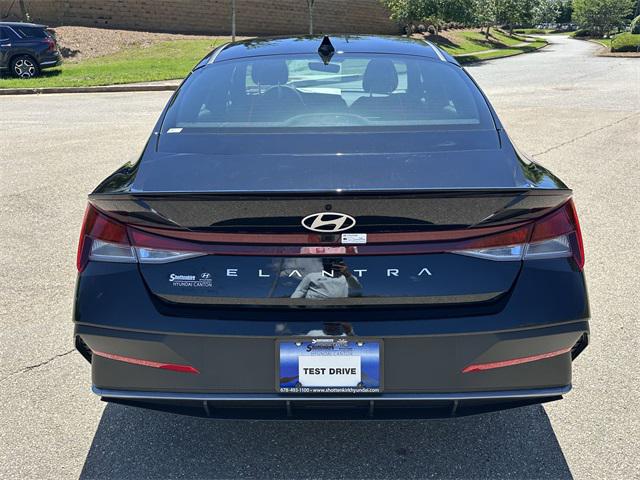 2025 Hyundai Elantra SEL Sport photo 4