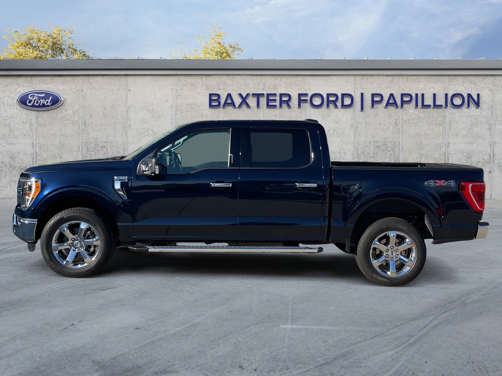 2023 Ford F-150 XLT photo 2