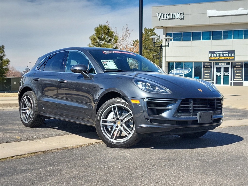 2020 Porsche Macan Turbo photo 2