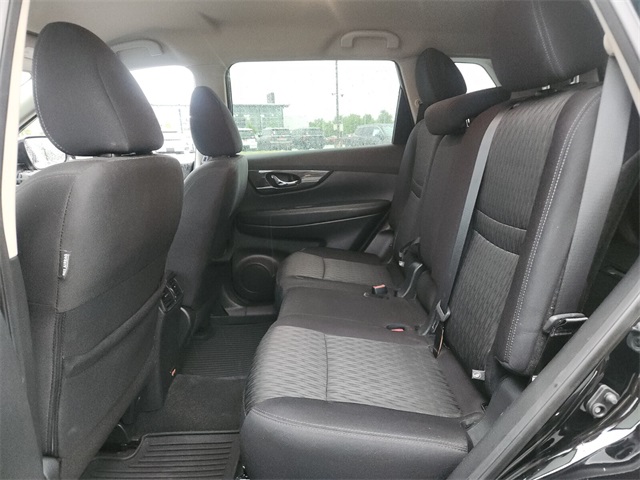 2019 Nissan Rogue S photo 11
