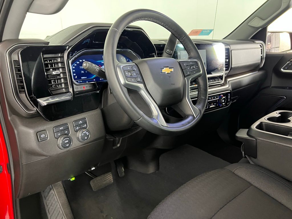 2024 Chevrolet Silverado 1500 LT1 photo 17
