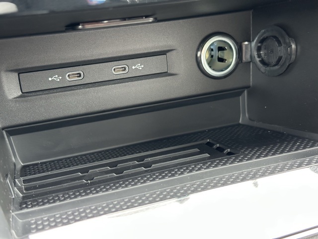 2025 Volkswagen Taos SE photo 7
