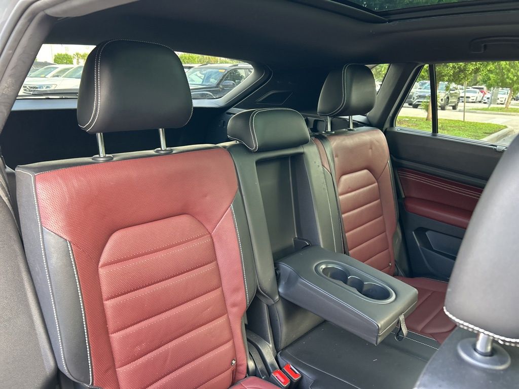2022 Volkswagen Atlas Cross Sport V6 SEL Premium R-Line photo 47