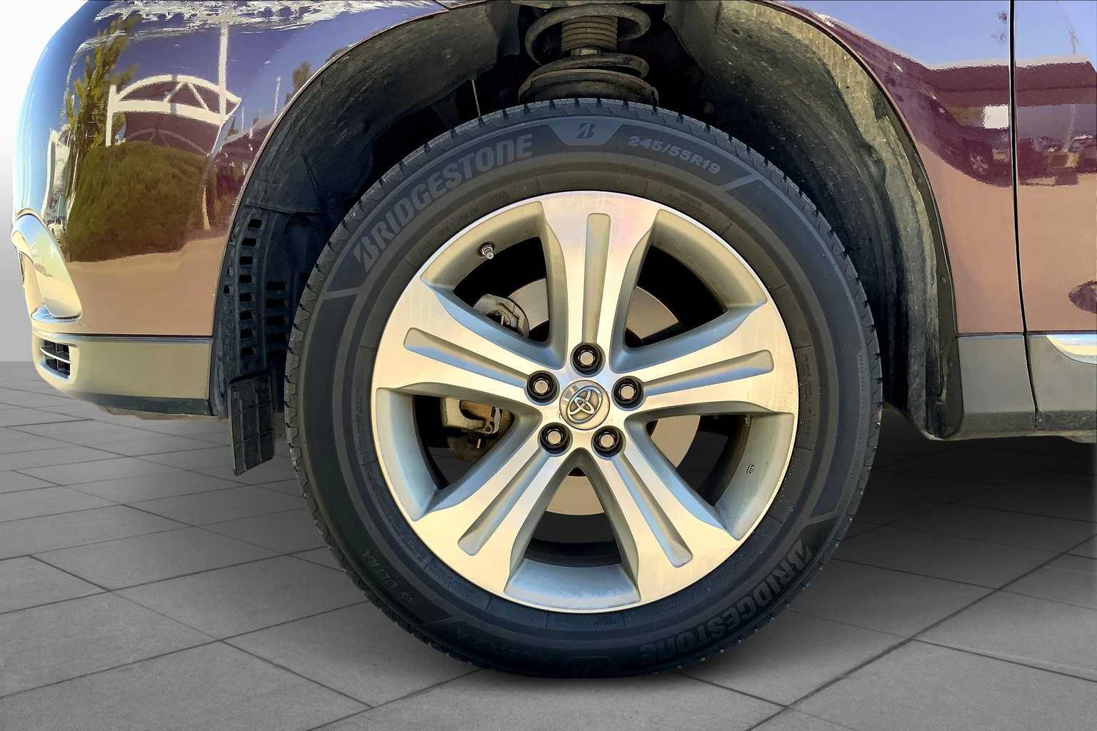 2013 Toyota Highlander Limited photo 9