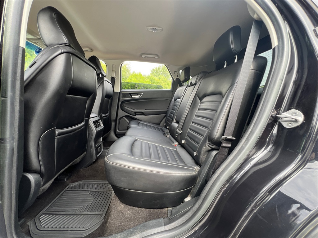 2020 Ford Edge SEL photo 29
