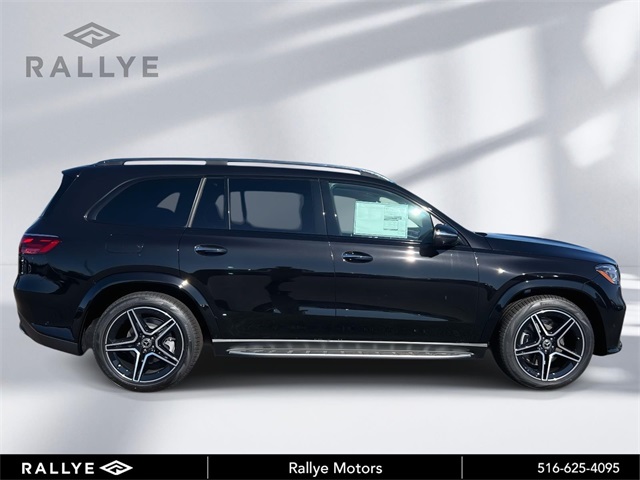 2026 Mercedes Benz GLS 450 4MATIC photo 3