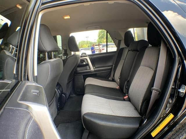 2019 Toyota 4Runner SR5 photo 22
