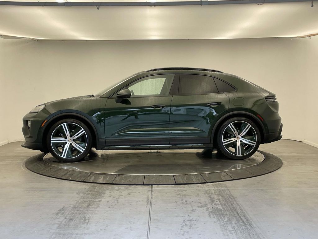 2025 Porsche Macan Electric 4 photo 2