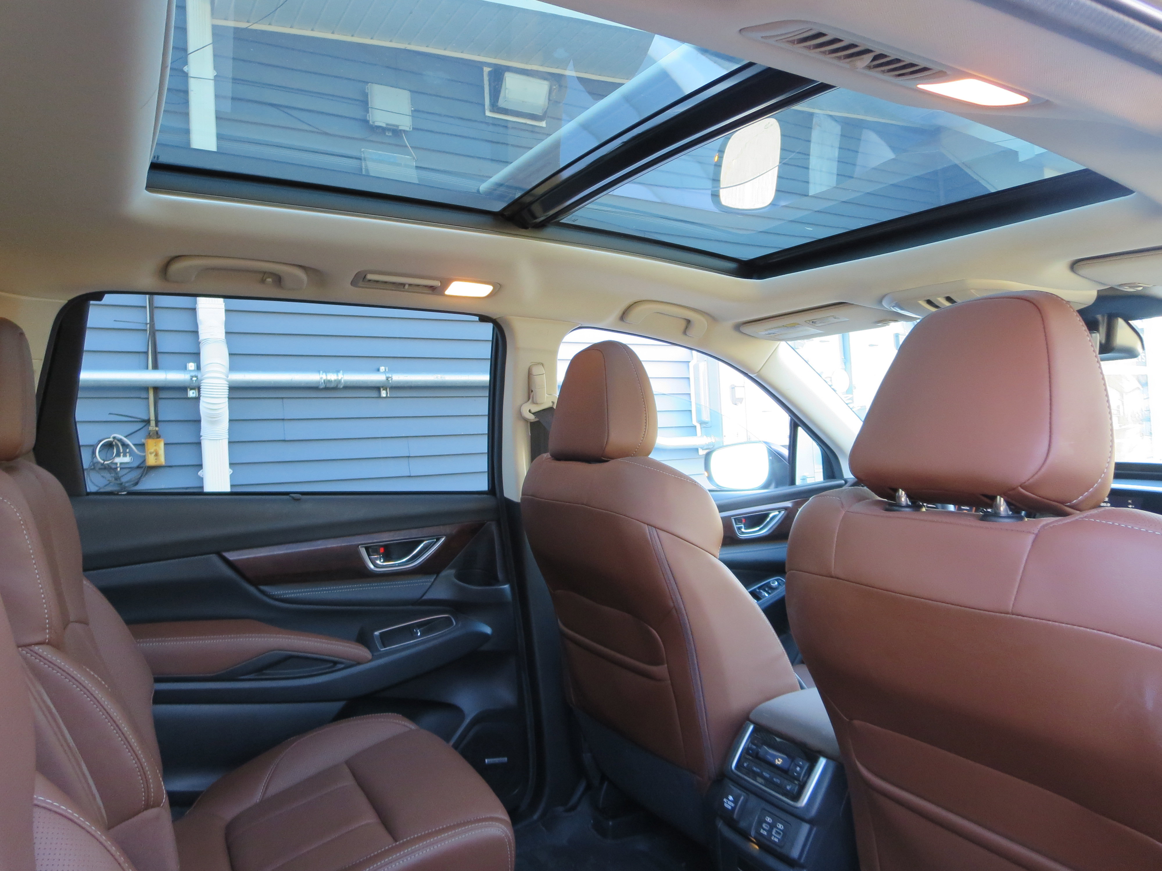 2024 Subaru Ascent Touring photo 4