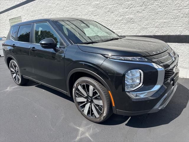 2025 Mitsubishi Outlander SE's photo