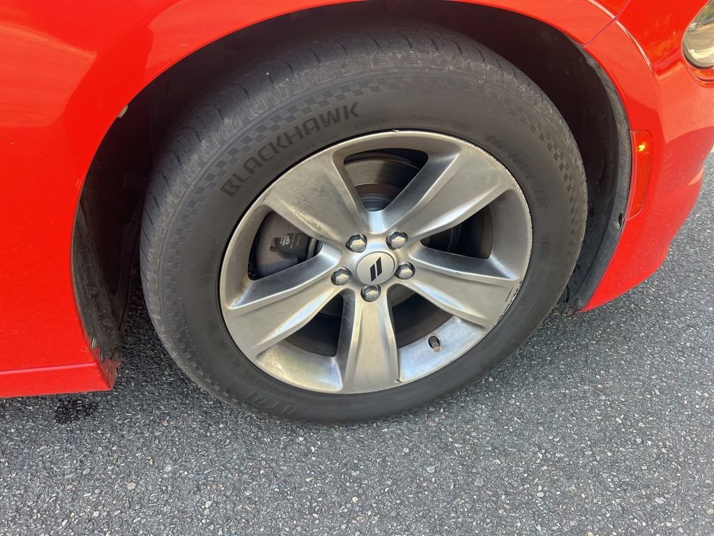 2018 Dodge Charger SXT Plus photo 9