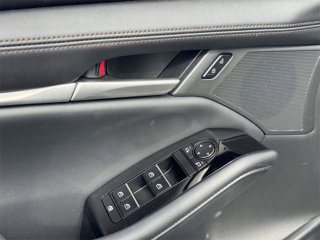 2025 Mazda Mazda3 2.5 Select Sport photo 27