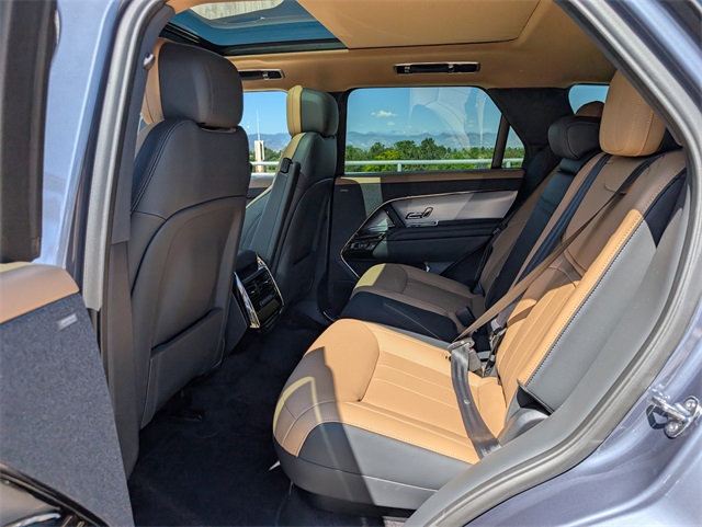 2025 Land Rover Range Rover Sport SE photo 7