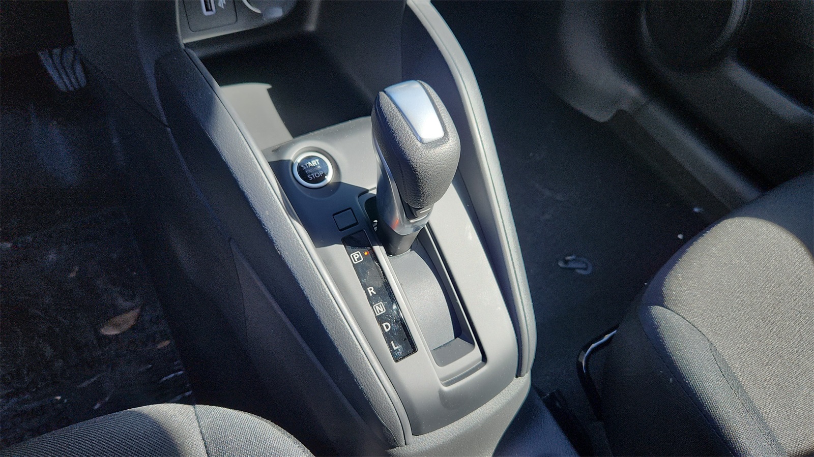 2025 Nissan Kicks Play S photo 12
